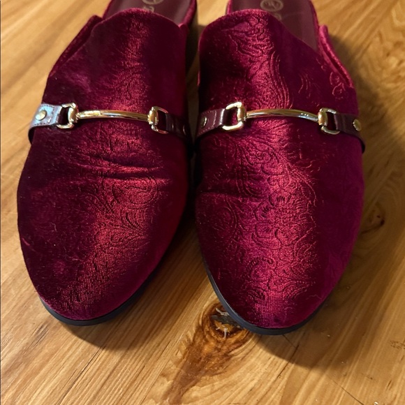 Bella Vita Women's Red Velvet Slip On Mules, Size 11 - Picture 3 of 12